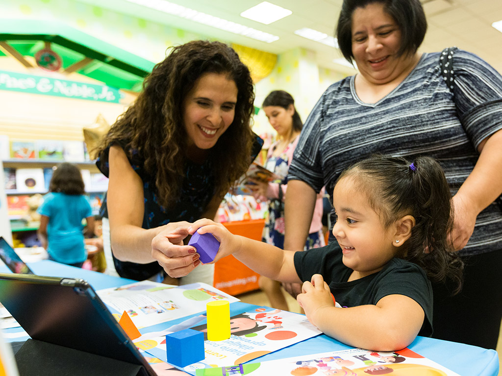 Chula Vista, CA. Learning about 3D shapes is fun with Cleo & Cuquin.